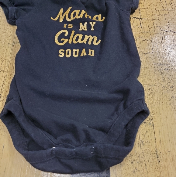 The Children's Place 12-18mo Onesie In Black/Gold: Mama is my Glam Squad 👶🍼🕶 - Picture 5 of 7